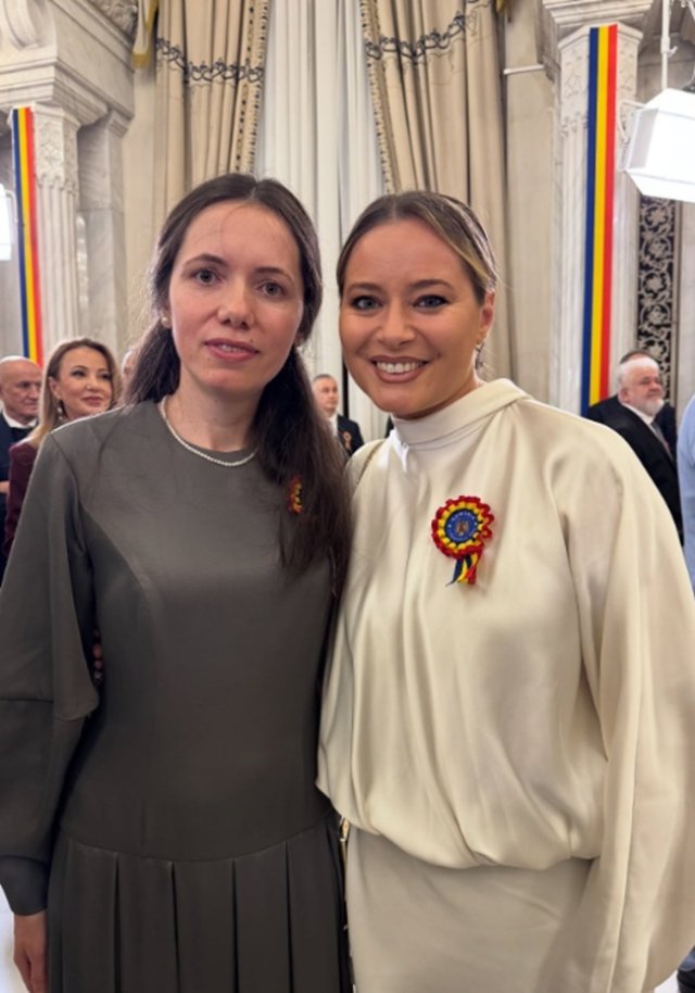 Cum s-a îmbrăcat Mirabela Grădinaru la recepția de 1 decembrie. Ce ținute au purtat vedetele prezente la Cotroceni. Laura Cosoi a fost prezentă