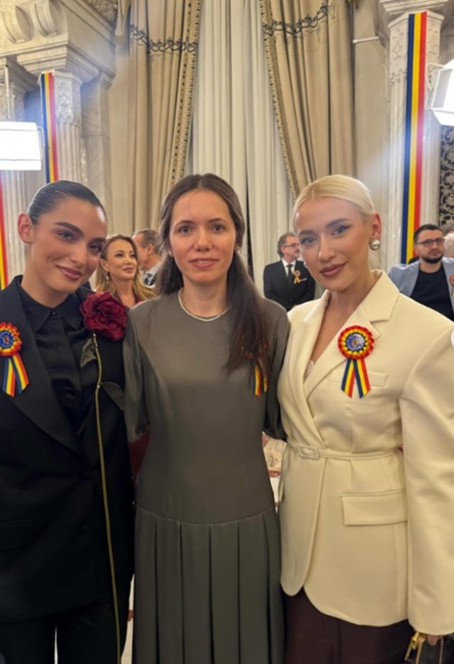 Cum s-a îmbrăcat Mirabela Grădinaru la recepția de 1 decembrie. Ce ținute au purtat vedetele prezente la Cotroceni. Alexia Eram și Sânziana Sooper au fost acolo