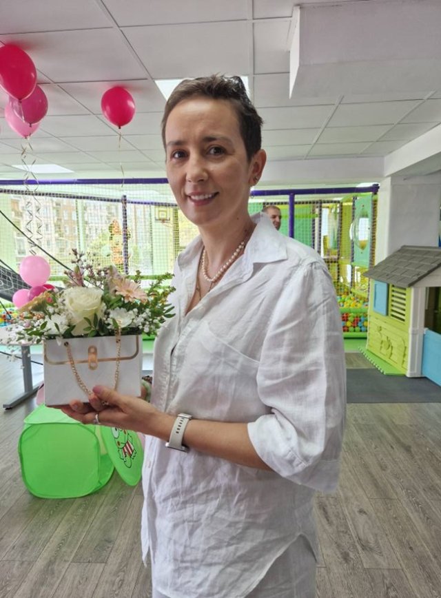 Roxana Moise, fosta concurentă de la Exatlon, a murit la 39 de ani. Trei copii au rămas orfani după ce mama lor a fost răpusă de boală. A avut o tumoră pe creier