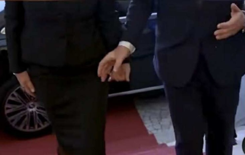 Premierul Ilie Bolojan s-a căsătorit în mare secret! Cum a apărut cu soția lui la braț la un eveniment în Viena. S-au ținut de mână și au stat tot timpul aproape