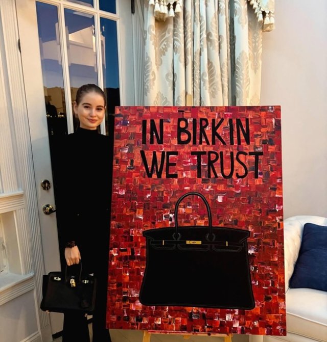 Irina Columbeanu a dat lovitura pe plan financiar. Ce sumă uriașă a primit pentru un tablou pictat de ea la 8 ani. Are o lucrare inspirată de geanta Birkin