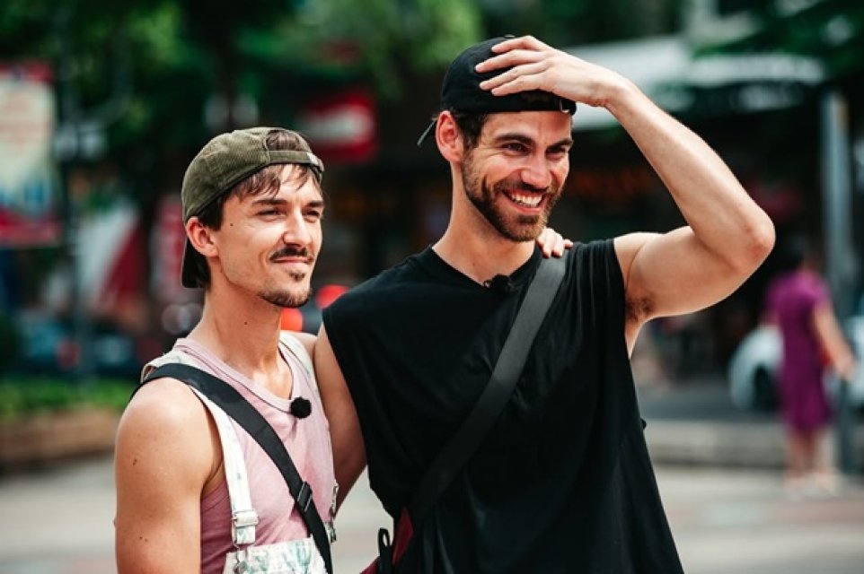 Emil Rengle și Alejandro au anunțat nunta. „Îl introduc complet în cultura noastră”. S-au convins că sunt făcuți unul pentru celălalt