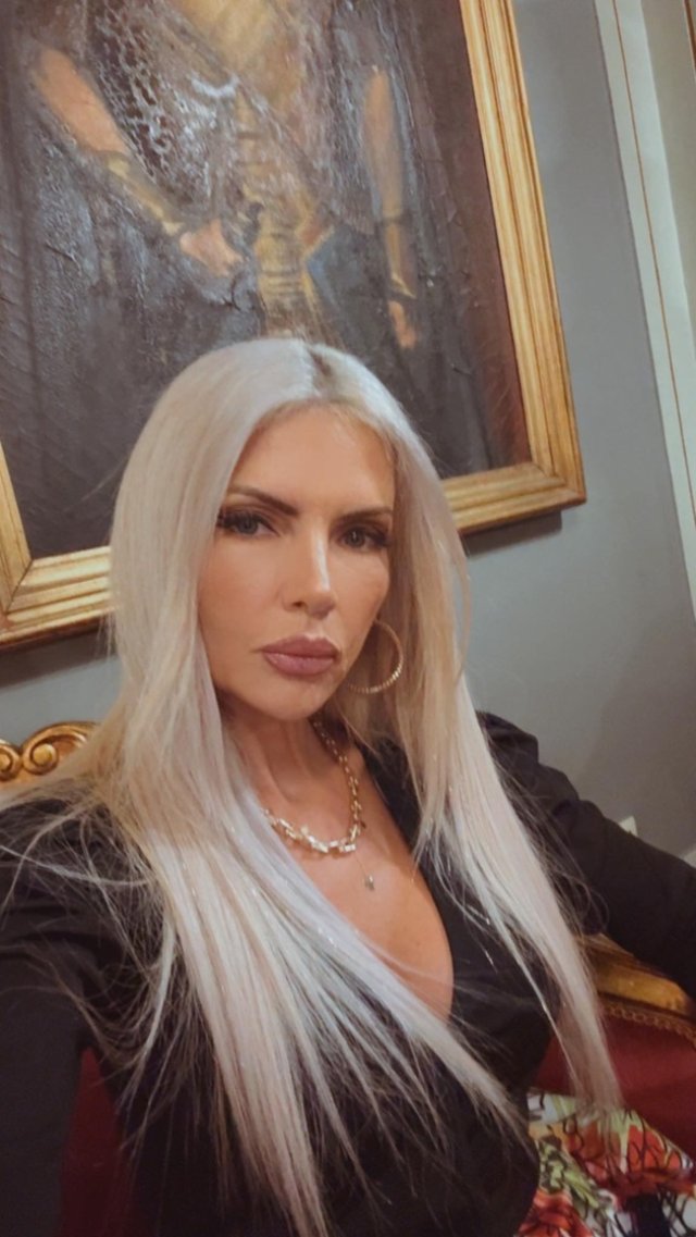 Laura Vicol, locul 5 în topul căutărilor online. Ce spune despre această reușită: „Își consumă energia cu mine”. Are 50 de ani