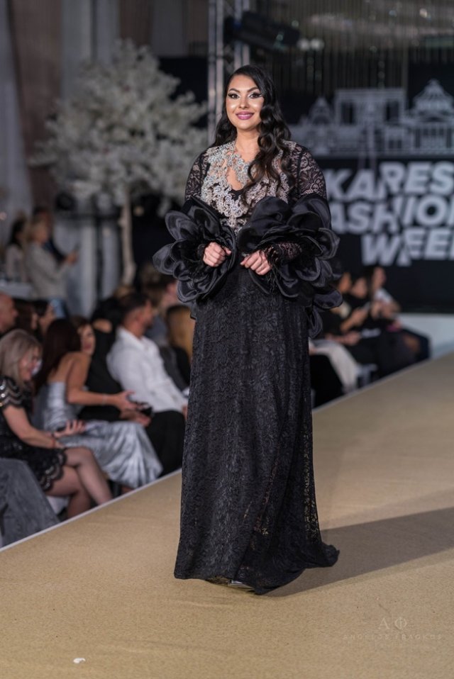 Alin Oprea, cadou de zeci de mii de euro pentru Medana. I-a cumpărat un bolid de lux. Aceasta a defilat la Bucharest Fashion Week în prezentarea de modă a Soniei Trifan