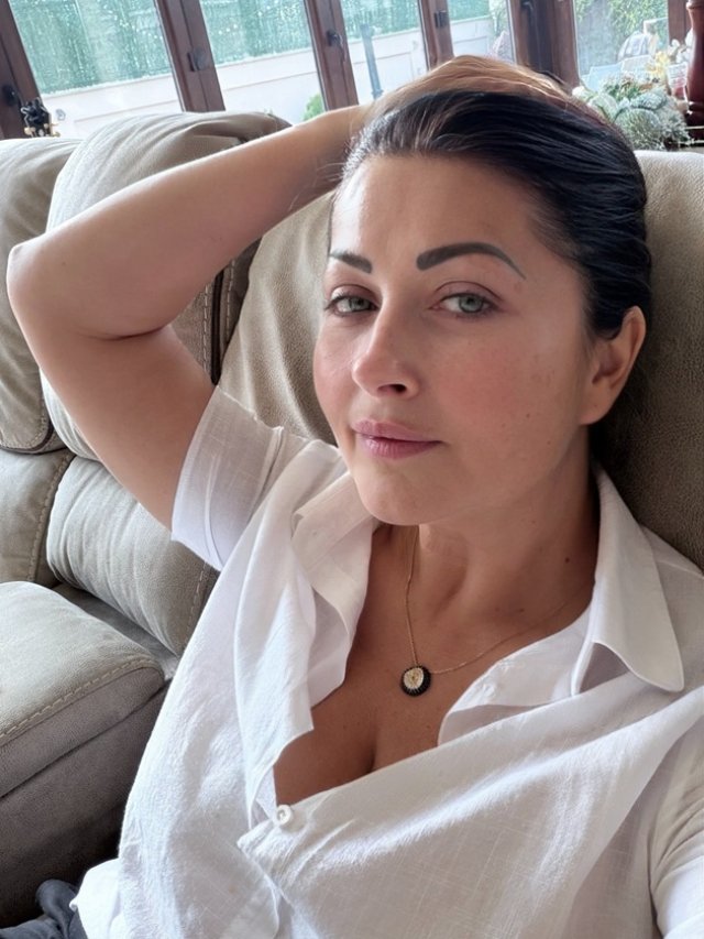 Gabriela Cristea este mândră de felul în care arată la a doua tinerețe. "51 de ani și nu mă plâng". A recunoscut că are riduri, cearcăne și gușă