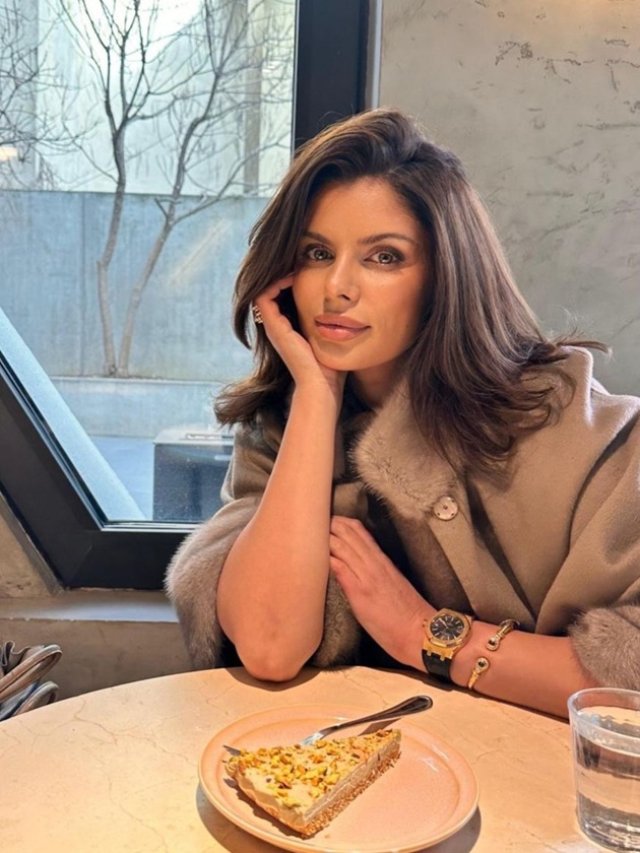 Ileana Lazariuc, cele mai emoționante imagini alături de băieții ei. Sunt bărbați în toată firea deja, dar tot au gesturi tandre cu mama lor, care s-a retras din lumina reflectoarelor după nașterea lor