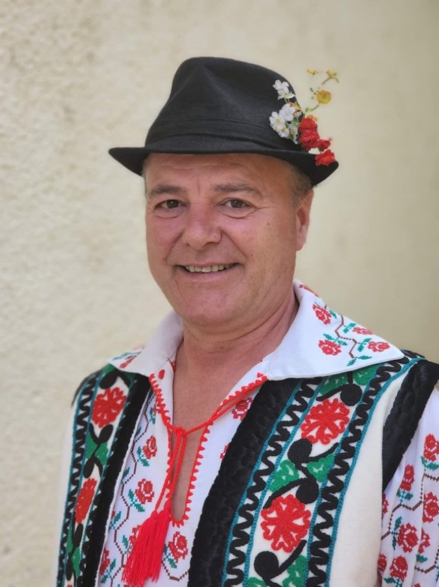 Cântărețul de muzică populară Aurică Totolici, condamnat la 17 ani și jumătate de închisoare, după ce ar fi violat trei minori. Și-a primit pedeapsa la început de 2026