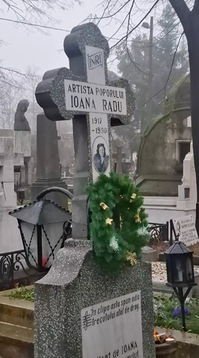 Cum au fost împodobite mormintele lui Ion Dolănescu, Ion Dichiseanu, Dem Rădulescu, Amza Pellea, Ionela Prodan, Ioana Radu și Laura Stoica de Sfântul Ion. Nu au fost uitați nici în zi sfântă. Ioana Radu s-a numărat printre artiștii amintiți pe 7 ianuarie