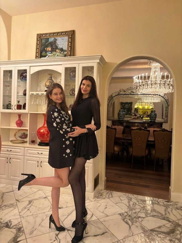 Monica Gabor, aniversare discretă în casa ei din Los Angeles. Ce mesaj emoționant i-a transmis fiica ei pe Instagram