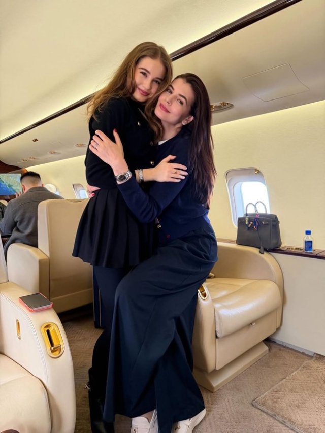 Monica Gabor, aniversare discretă în casa ei din Los Angeles. Ce mesaj emoționant i-a transmis fiica ei. Cele două au petrecut și Revelionul împreună