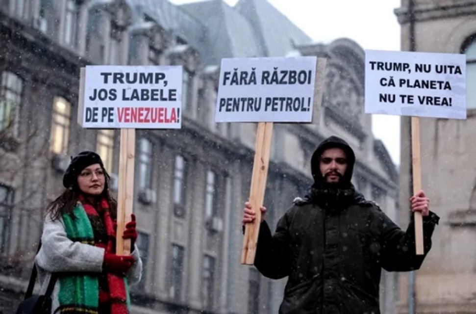Fiica Elenei Lasconi s-a înscris în Partidul Socialist Român. La începutul anului a protestat în Piața Universității împotriva președintelui Trump, după ce Nicolas Maduro a fost capturat