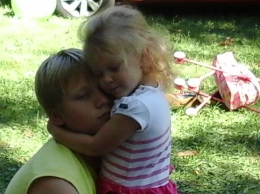 Fiul Dianei Șoșoacă a împlinit 24 de ani. Ce mesaj emoționant i-a transmis: "Îl rog pe bunul Dumnezeu să te aibă în pază și să mi te ocrotească". I-a cerut scuze public pentru greșelile făcute față de el