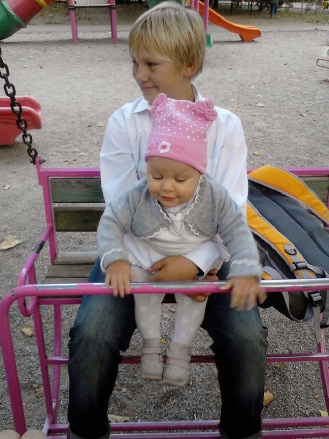 Fiul Dianei Șoșoacă a împlinit 24 de ani. Ce mesaj emoționant i-a transmis: "Îl rog pe bunul Dumnezeu să te aibă în pază și să mi te ocrotească". Fosta senatoare are fată și băiat