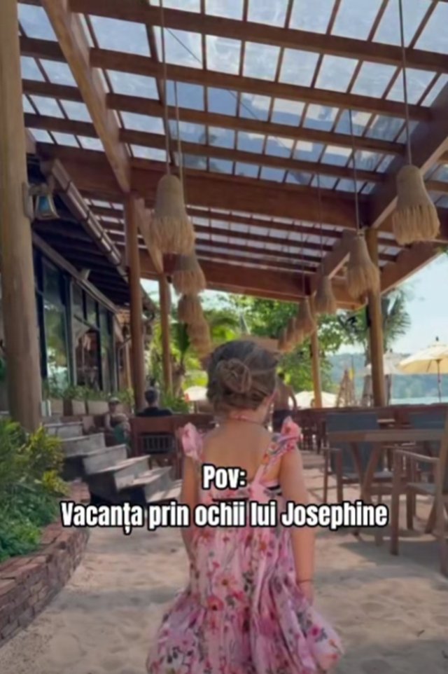 Josephine, fiica Ginei Pistol și a lui Smiley, a devenit vedetă pe internet. Tatăl ei a postat primul video cu vocea ei. Este un jurnal de vacanță