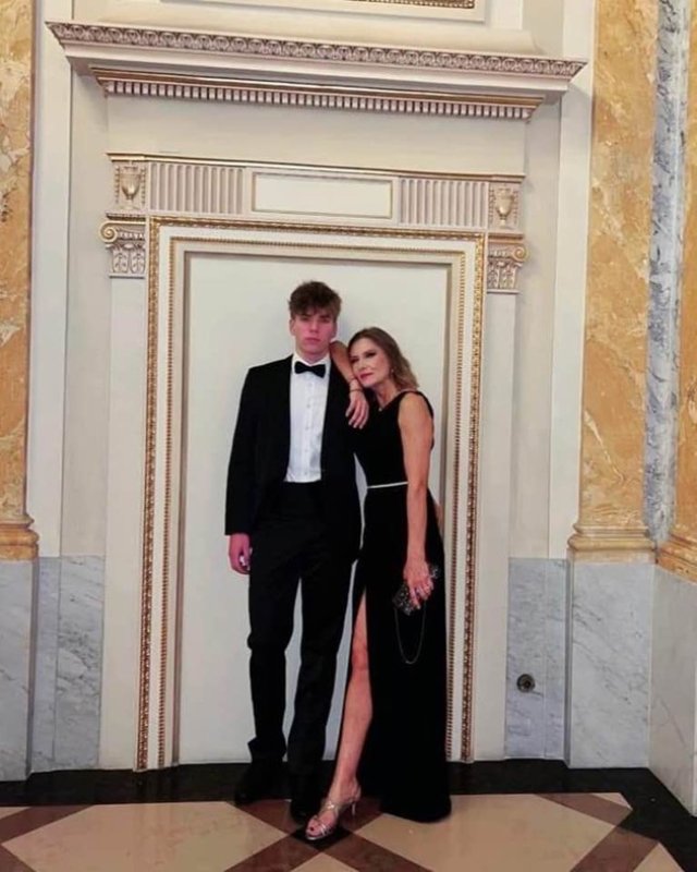 Romanița Iovan și secretul siluetei de invidiat la 61 de ani. A slăbit 24 de kilograme în jumătate de an, după ce l-a născut pe fiul ei