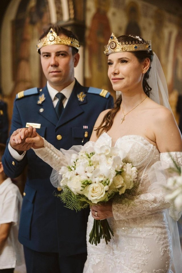 Ioana Picoș este însărcinată la 39 de ani, la patru ani de la moartea fostului soț. Acum este căsătorită cu Robert Teiș