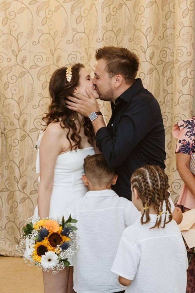 Ioana Picoș este însărcinată la 39 de ani, la patru ani de la moartea fostului soț, Mihai Făgădaru