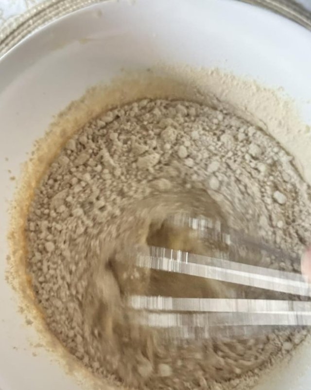 Secretul Gabrielei Firea pentru cea mai bună tartă cu ovăz și afine. Fostul primar al Capitalei este o gospodină desăvârșită. Este o rețetă simplă