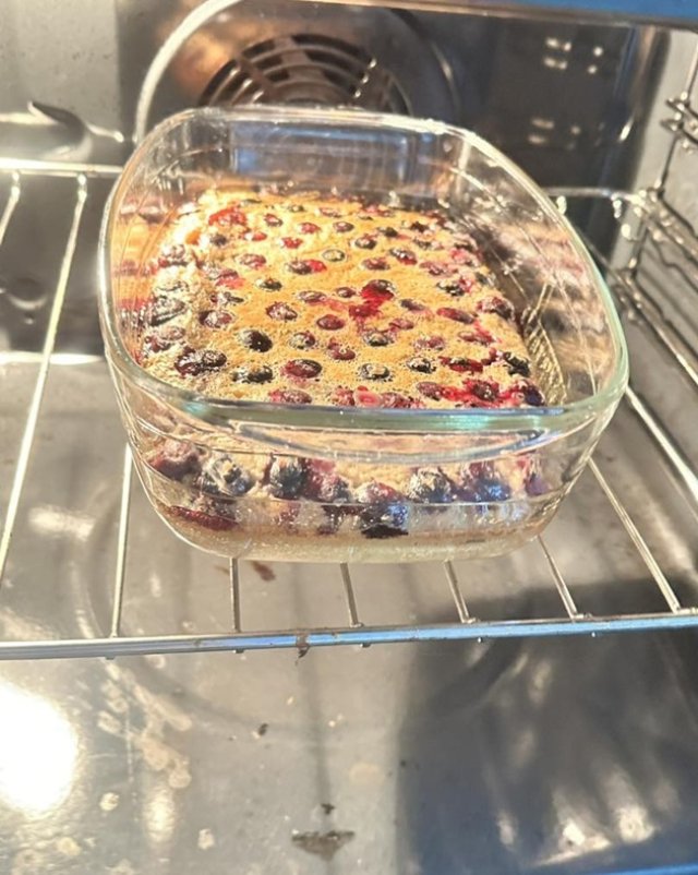 Secretul Gabrielei Firea pentru cea mai bună tartă cu ovăz și afine. Fostul primar al Capitalei este o gospodină desăvârșită. Desertul trebuie să stea o oră la cuptor