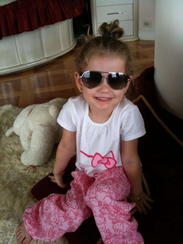 Irina Columbeanu a împlinit 19 ani. A avut parte de o aniversare de lux în America și mama ei i-a transmis un mesaj extrem de emoționant. Monica Gabor i-a scris „La mulți ani!” pe zăpadă