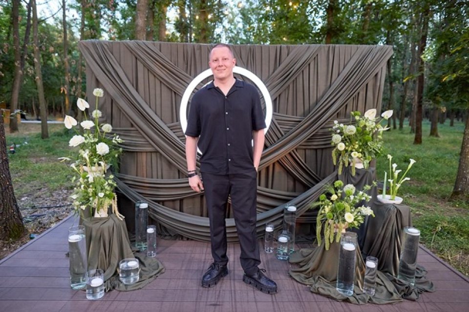 Bubu Cernea, copilul minune al tobelor, a împlinit 32 de ani. E discret cu postările, dar cei dragi l-au sărbătorit și în online. Este născut pe 20 ianuarie 1994