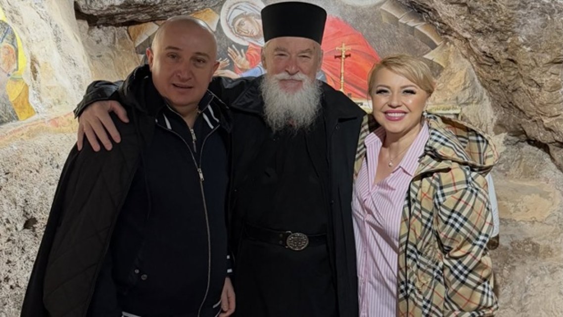 Lupu Rednic s-a botezat în apa Iordanului la 56 de ani. Ce a simțit când a ajuns în Țara Sfântă. El și soția au fost în pelerinaj cu un preot român