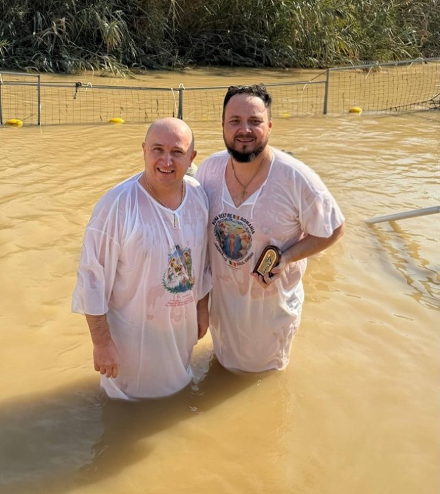 Lupu Rednic s-a botezat în apa Iordanului la 56 de ani. Ce a simțit când a ajuns în Țara Sfântă alături de câțiva prieteni apropiați