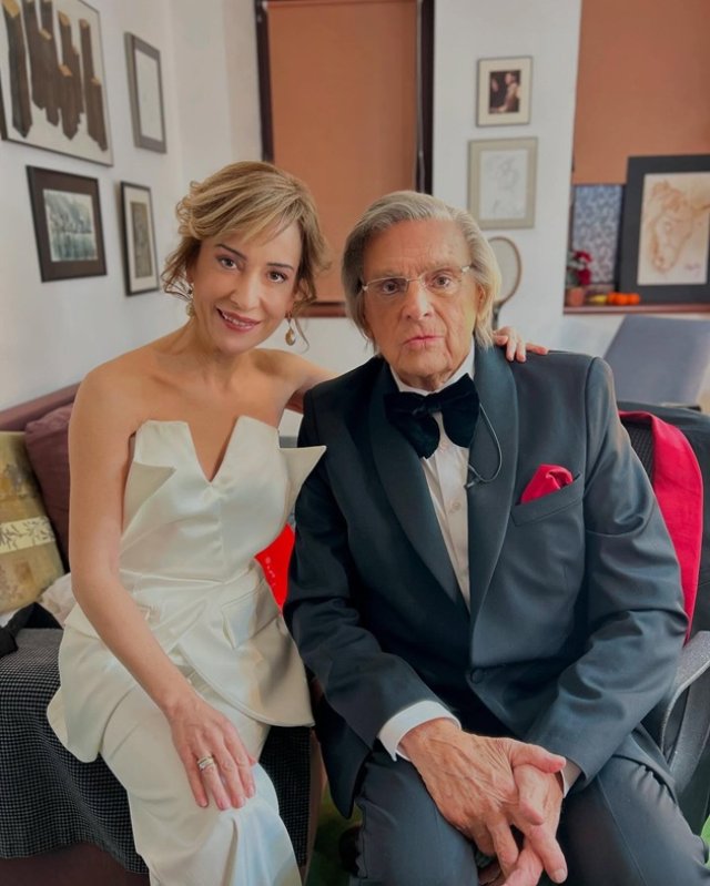 Florin Piersic, legenda teatrului și filmului românesc, a împlinit 90 de ani. Ce mesaj emoționant a avut pentru români. Medeea Marinescu a fost una dintre actrițele prezente pe scenă