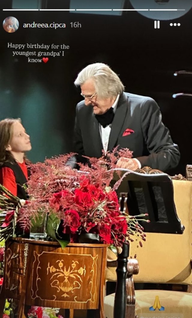 Sașa Piersic, invitatul de onoare al maestrului Florin Piersic pe scena de la Teatrul Național. Nepotul și bunicul au fost aplaudați la scenă deschisă. Mama lui l-a dus la gala dedicată bunicului