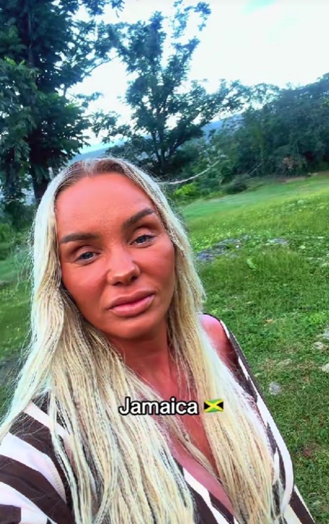 Maria Constantin a ajuns ținta comentariilor răutăcioase după ce s-a postat fără filtre și machiaj. "Doamne ferește, tu ai oglindă. Le-a răspuns cu ironie celor ce au criticat-o