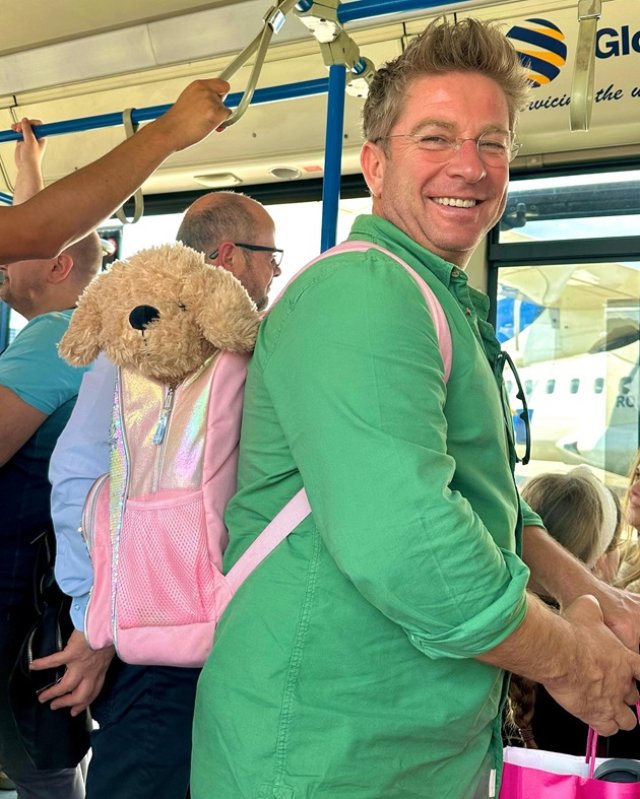 Pavel Bartoș, mai sincer ca oricând despre cum este el ca tată de trei fete. "Noi, tații de fete, avem chestia asta că ne luăm pușcă". Actorul are 51 de ani