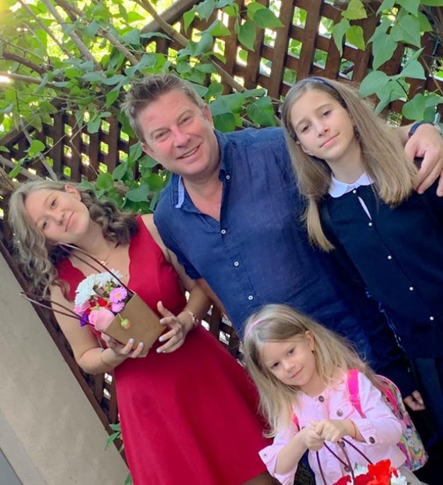 Pavel Bartoș, mai sincer ca oricând despre cum este el ca tată de trei fete. "Noi, tații de fete, avem chestia asta că ne luăm pușcă". Fata lui cea mare este la facultate