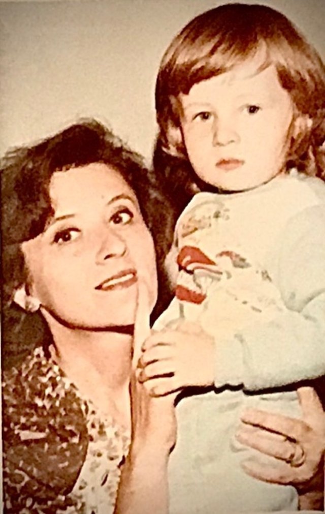 Au trecut 12 ani grei de când Marioara Murărescu a plecat dintre noi. Ce mărturisiri dureroase a făcut Petre, unicul ei fiu. Aceasta a promovat intens folclorul și artiștii talentați din muzica populară