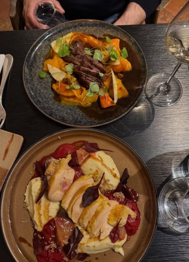 Ruxandra Luca, răsfățată peste măsură de iubitul misterios? Cum s-ar fi dat de gol că există un bărbat în viața ei până să fie surprinsă cu el în benzinărie. A călătorit în mai multe destinații alături de el