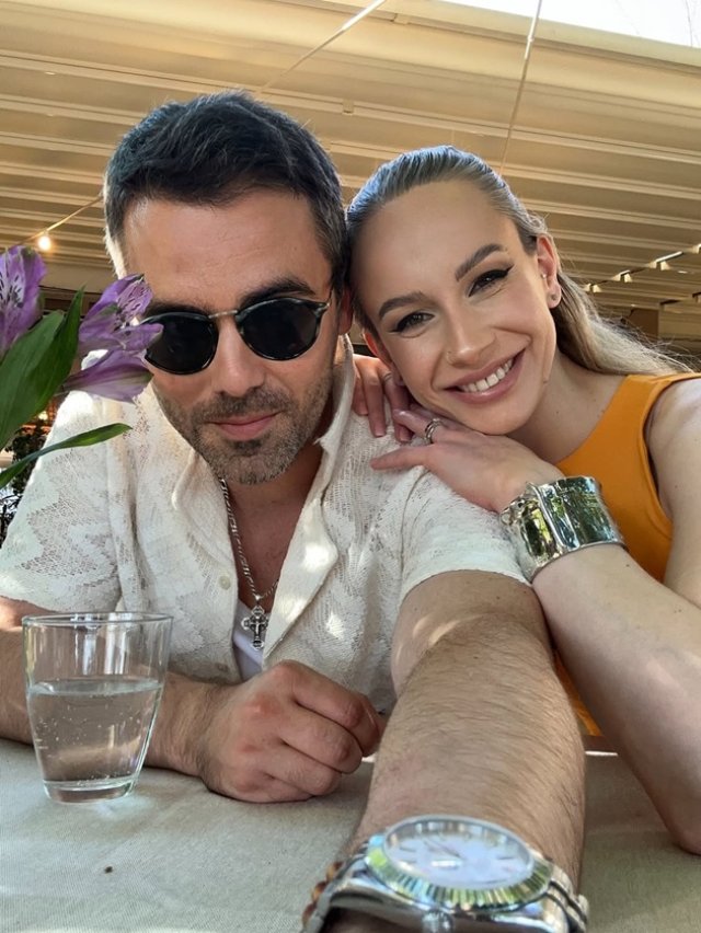 Sandra Izbașa știe cum să-și răsfețe soțul. Cadoul de 18.000 de euro pe care i l-a făcut lui Răzvan Bănică. Fosta gimnastă a fost cerută în căsătorie la scurt timp de la debutul relației