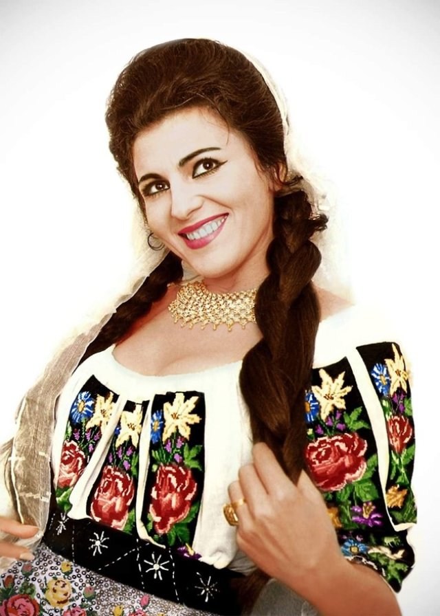 Imagini de colecție din tinerețea Irinei Loghin. Cum arăta artista la începutul carierei. A făcut parte din Ansamblul Ciocârlia