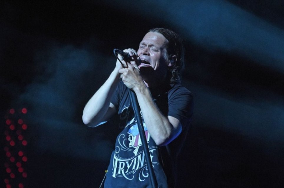 A murit solistul trupei 3 Doors Down, în vârstă de numai 47 de ani. Brad Arnold a fost răpus de o boală nemiloasă. S-a stins pe 7 februarie 2026