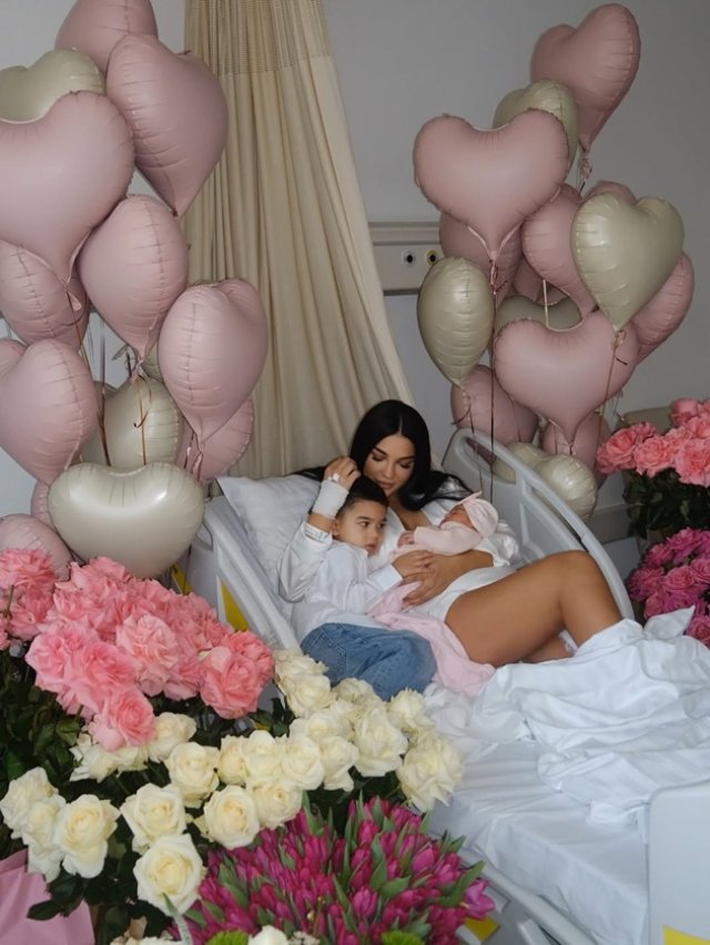 Larisa Udilă, ironizată și făcută să plângă de o angajată de la Evidența Persoanelor Sector 1. Femeia ar fi încercat să o convingă să schimbe numele fetiței nou-născute, pe care o cheamă Asia Nicole