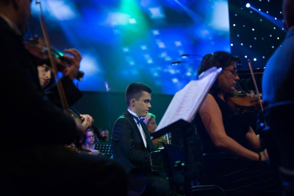 Richard, fiul cel mare al lui Marcel Pavel, a împlinit 30 de ani. A moștenit talentul muzical de la tatăl său