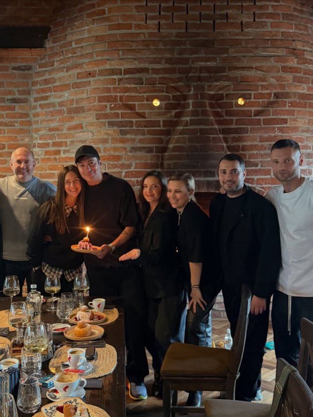 Radu Vâlcan a împlinit 49 de ani. Ce mesaj emoționant i-a transmis Adela Popescu. S-a bucurat de timp petrecut cu familia extinsă