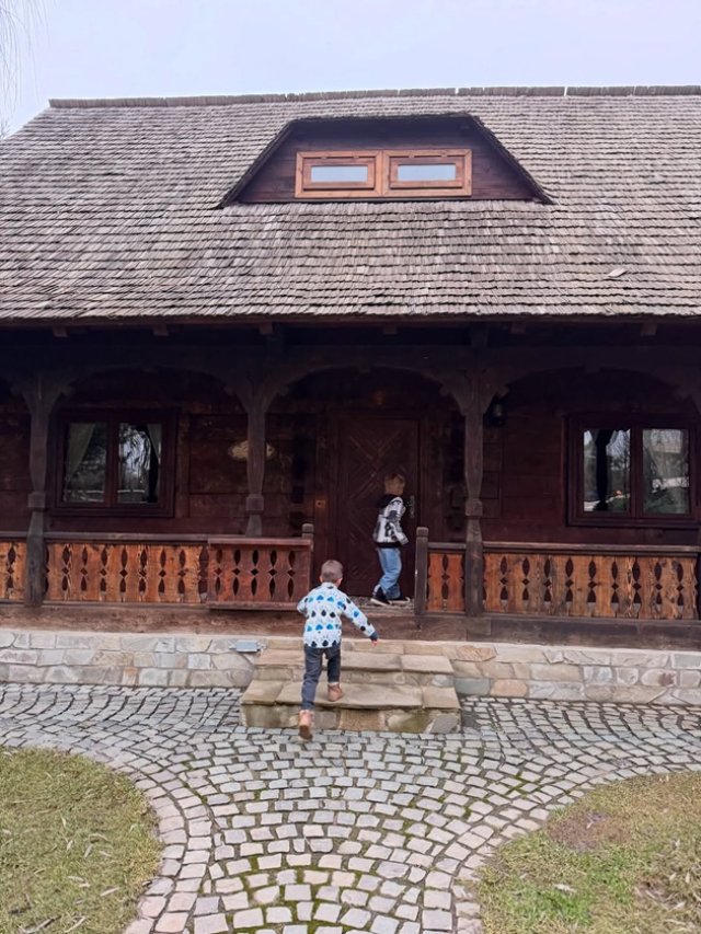 Radu Vâlcan a împlinit 49 de ani. Ce mesaj emoționant i-a transmis Adela Popescu. Și-ar fi dorit să stea acasă de ziua lui