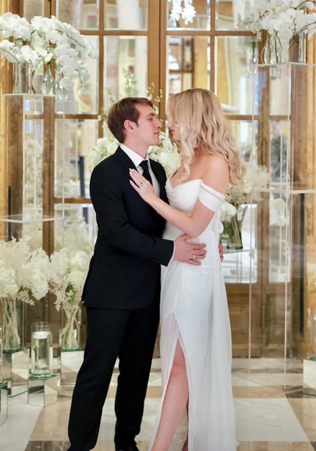 Bunica Gabriela Firea a strălucit la botezul nepoatei sale. Primele imagini de la petrecerea micuței Emily Victoria, fiica lui Tudor Firea