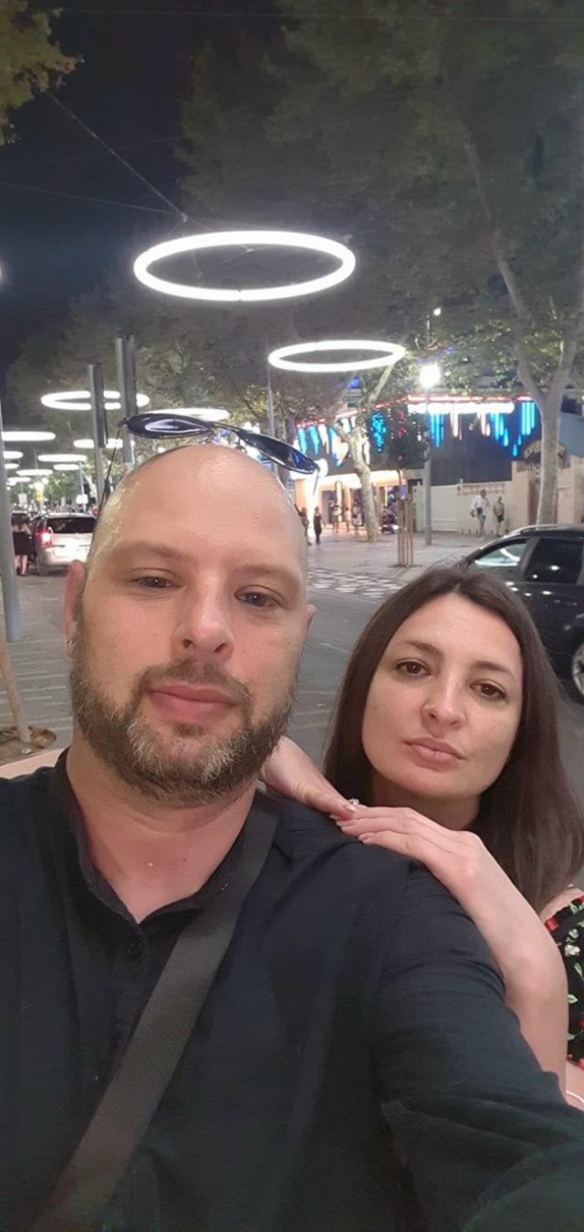 Sorin Iacob, un afacerist din Vaslui, și soția lui însărcinată au murit într-un tragic accident rutier în Iași. Femeia era însărcinată în 8 luni