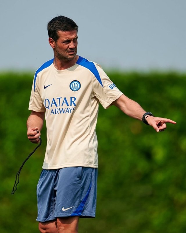 Tragedia care i-a marcat viața lui Cristi Chivu, cel mai iubit român din Italia. "Am avut ca motivație promisiunea pe care i-am făcut-o tatălui meu pe patul de moarte". Părintele lui l-a motivat să reușească