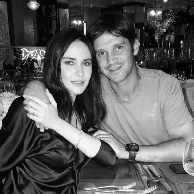 Tragedia care i-a marcat viața lui Cristi Chivu, cel mai iubit român din Italia. "Am avut ca motivație promisiunea pe care i-am făcut-o tatălui meu pe patul de moarte". Este căsătorit cu Adelina Chivu și au două fiice împreună