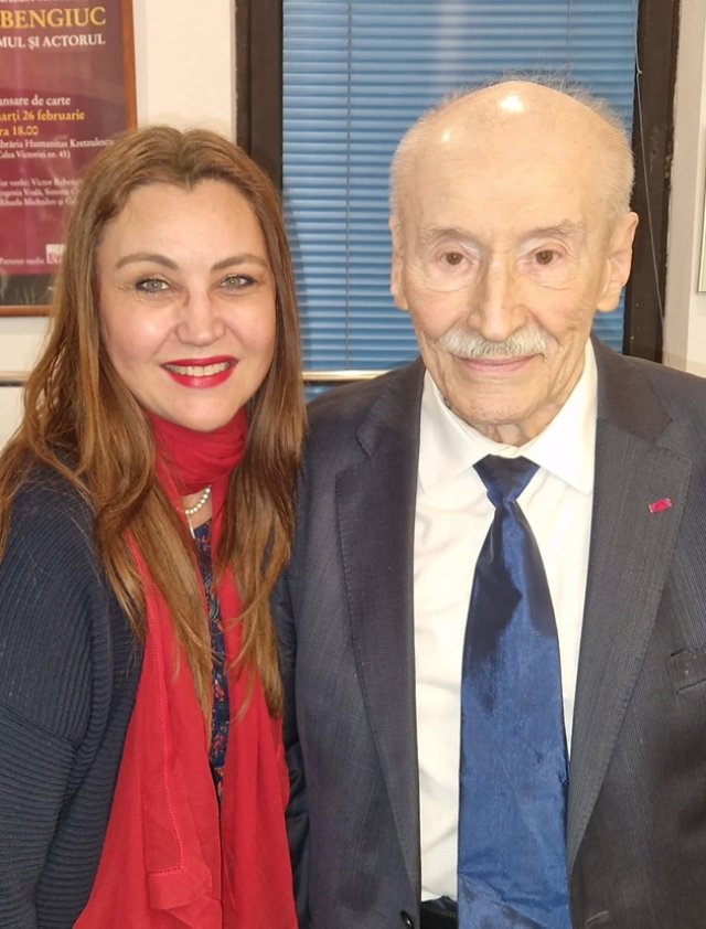 Victor Rebengiuc, sărbătorit în aplauze la Teatrul Bulandra. Cum arată actorul la 93 de ani. Actori din toate generațiile au fost alături de el