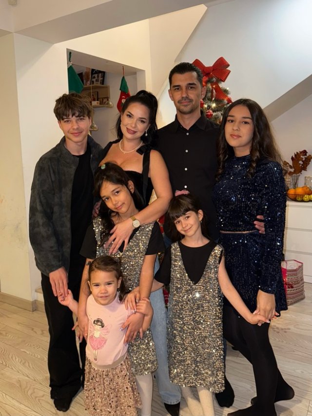 Deea Maxer a fost cerută în căsătorie. Copiii ei și ai lui Dinu Maxer au fost martorii momentului emoționant. Vor o casă mai mare ca să aibă toți loc în ea