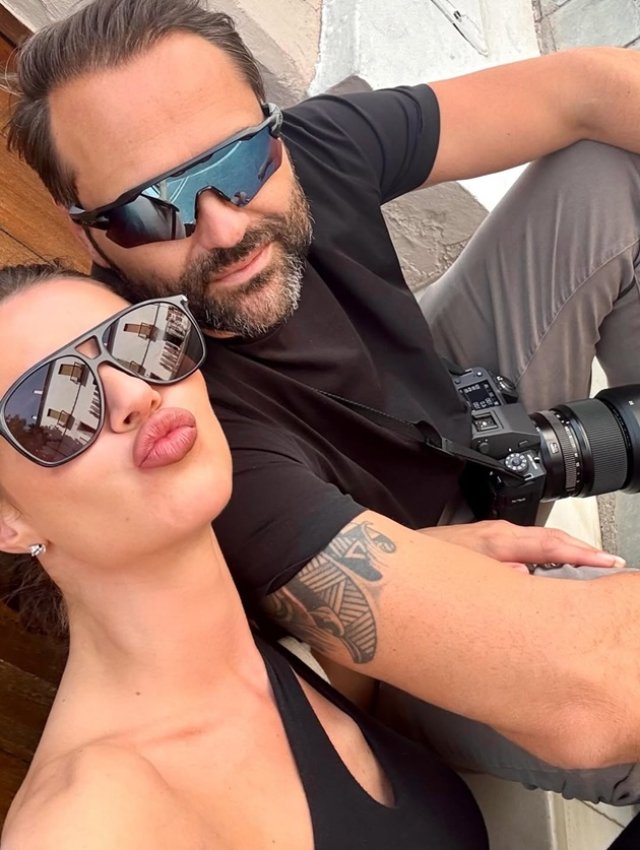 Christina Ich, imagini interzise minorilor pe internet. A pozat aproape complet dezbrăcată alături de iubitul ei. Influencerița are 39 de ani