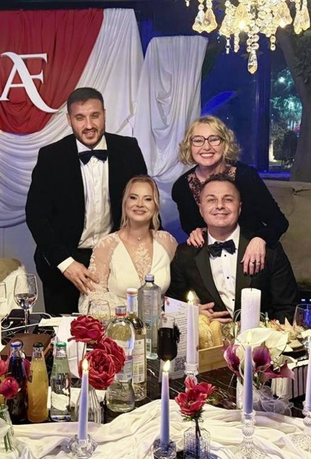 Florentin Petre s-a căsătorit a treia oară la 50 de ani. "Mi-am găsit jumătatea". Colegii de la Dinamo au fost alături de el