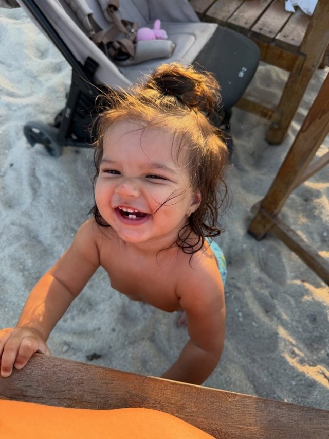 Ce mare și frumoasă a crescut fetița Danielei și a lui Culiță Sterp. "Ești perfectă și iubită așa cum ești". Părinții i-au transmis mesaje emoționante în online